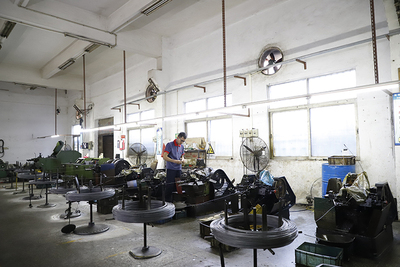 螺丝车间一角-2